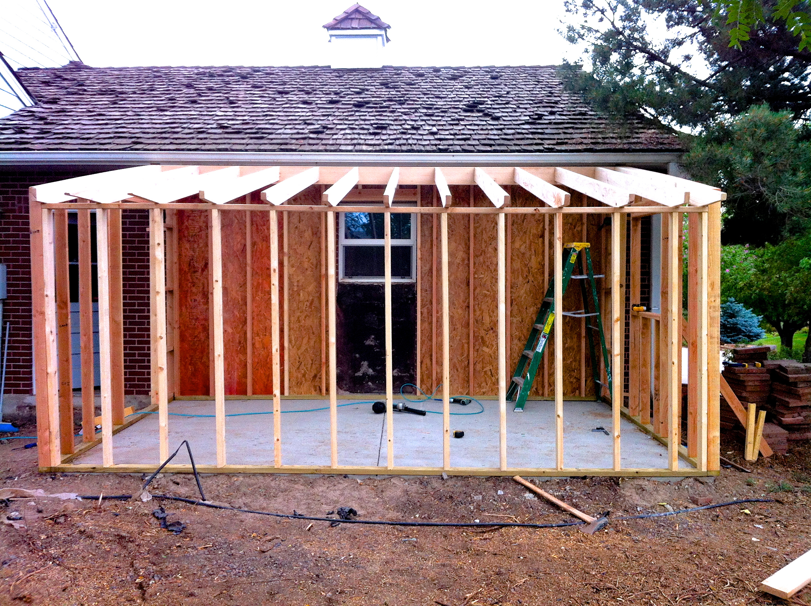 Look How to build a storage shed wall
 